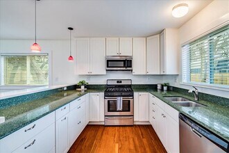 2505 Riddle Rd in Austin, TX - Building Photo - Building Photo