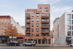 525 Myrtle Ave in Brooklyn, NY - Building Photo