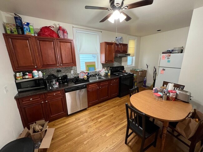1582 Tremont St in Boston, MA - Building Photo - Building Photo