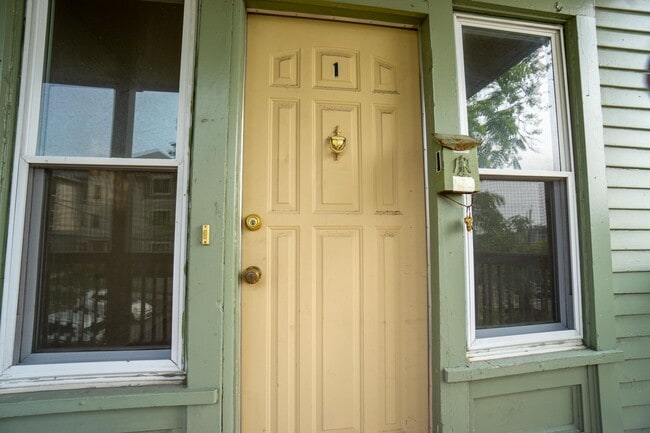 1020 Madison St in Syracuse, NY - Building Photo - Building Photo