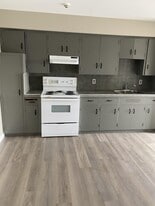 615 Chalmers Ct in Bathurst, NB - Building Photo