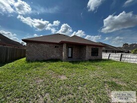 6654 Pino Azul Dr in Brownsville, TX - Building Photo