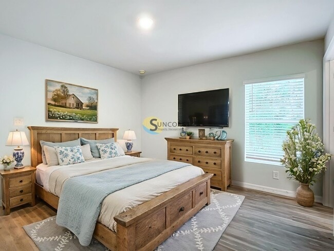 179 Lomond Dr