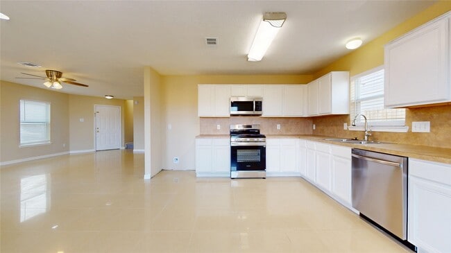 20530 Fairworth Pl Ln