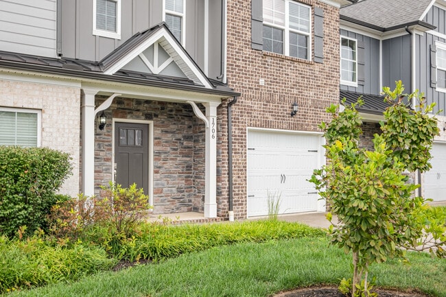 1706 Lone Jack Ln in Murfreesboro, TN - Foto de edificio - Building Photo