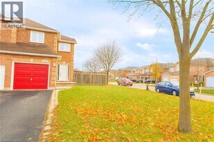 6798 Bansbridge Crescent in Mississauga, ON - Building Photo