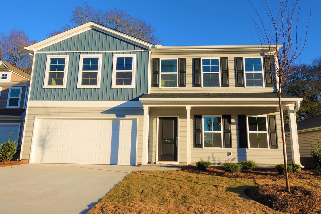 232 Celebration Ave in Anderson, SC - Building Photo