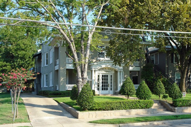 Zora Lee in Dallas, TX - Foto de edificio - Building Photo