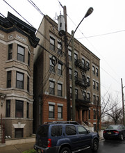 102 Ogden Ave in Jersey City, NJ - Foto de edificio - Building Photo