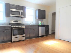 313 Cardinal Medeiros Ave, Unit 3 in Cambridge, MA - Building Photo - Building Photo