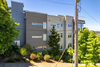 2731 Boylston Ave E in Seattle, WA - Building Photo - Building Photo