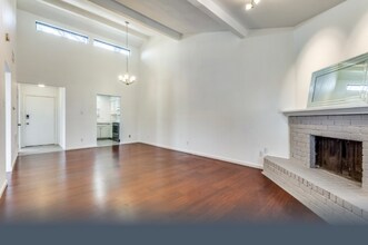 2735 St George Pl, Unit B in Arlington, TX - Building Photo - Building Photo