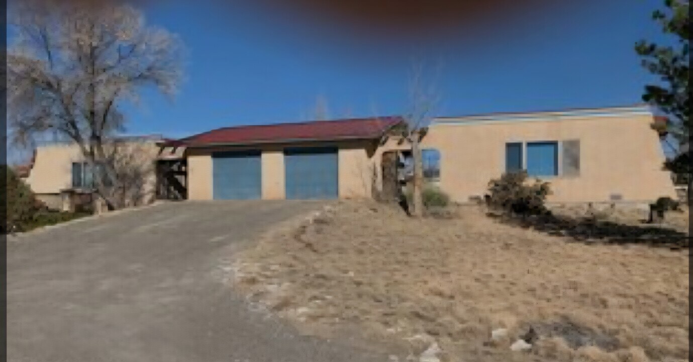 953 S Greenway Ave in Pueblo West, CO - Foto de edificio