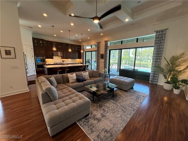 property at 9262 Rialto Ln