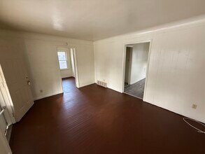 7251 Hudson Ave in Warren, MI - Foto de edificio - Building Photo