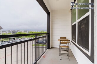 5005 E Parmer Ln-Unit -FL1-ID261 in Austin, TX - Building Photo - Building Photo