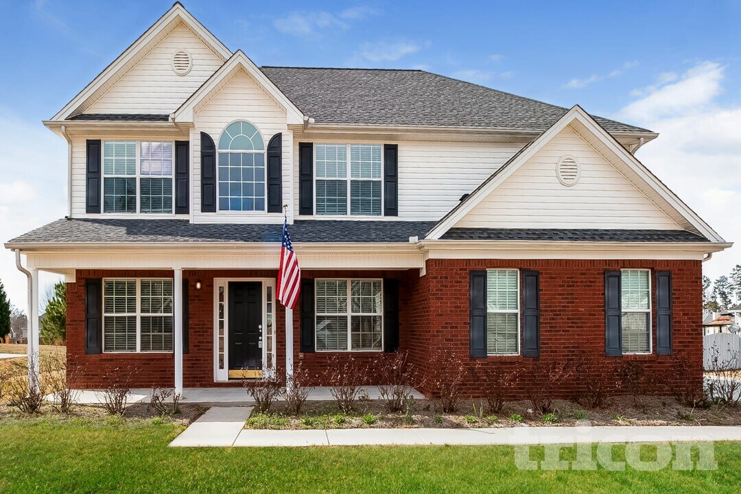 12755 N Hill Dr in Hampton, GA - Foto de edificio