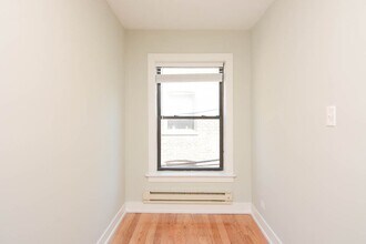 2915 N Mildred Ave in Chicago, IL - Building Photo - Building Photo