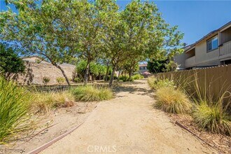 633 New Los Angeles Ave in Moorpark, CA - Building Photo - Building Photo