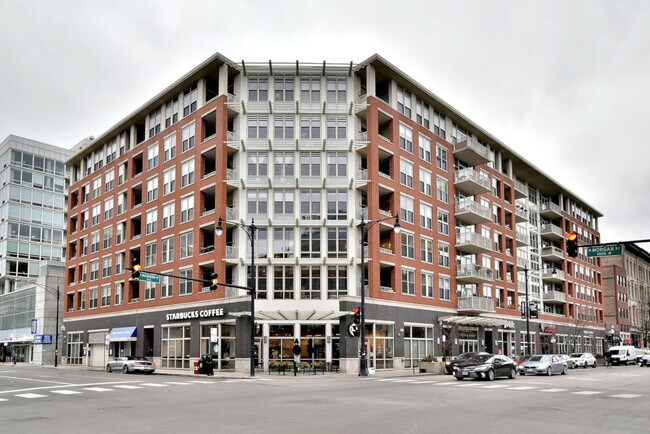 property at 1001 W Madison St
