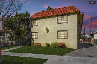 219 E Chestnut St, Unit A in Glendale, CA - Building Photo