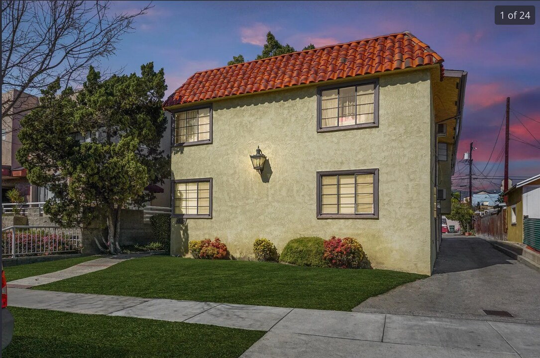 219 E Chestnut St, Unit A in Glendale, CA - Building Photo