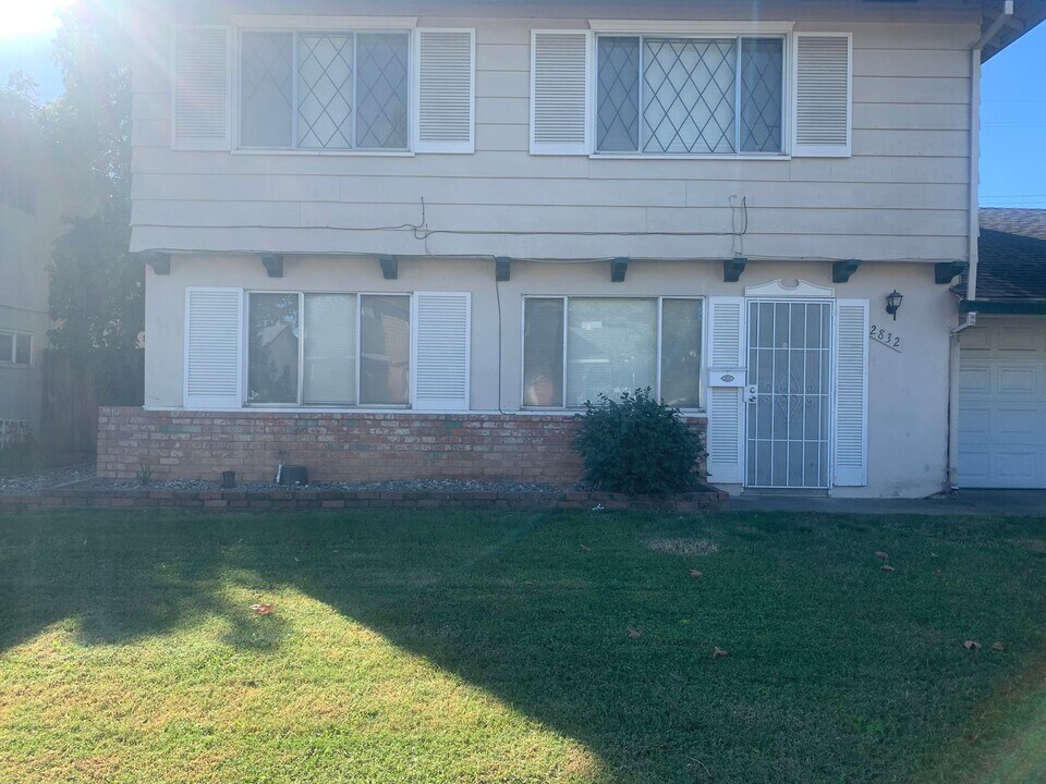 2832 Sweet Way in Sacramento, CA - Building Photo