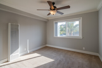 Stone Creek Apartments in Redwood City, CA - Building Photo - Interior Photo