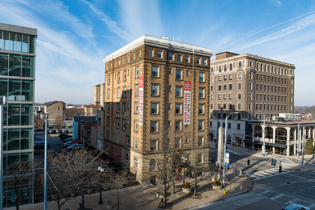 Riverfront Grande Penthouse in Dayton, OH - Building Photo - Building Photo