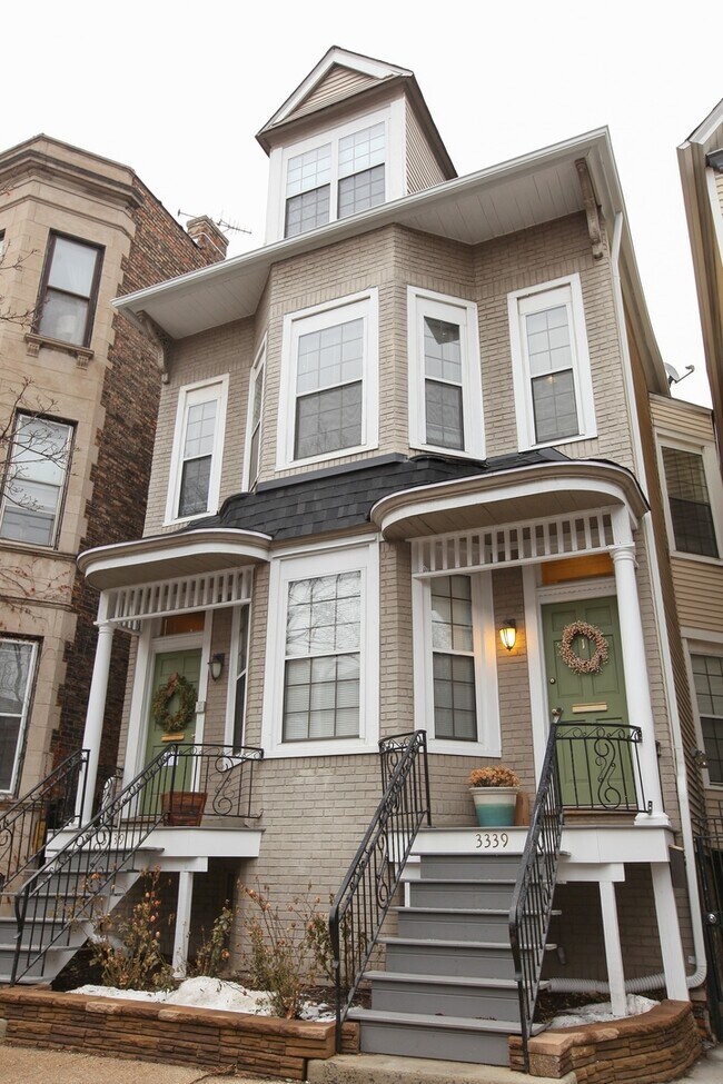 property at 3339 N Kenmore Ave