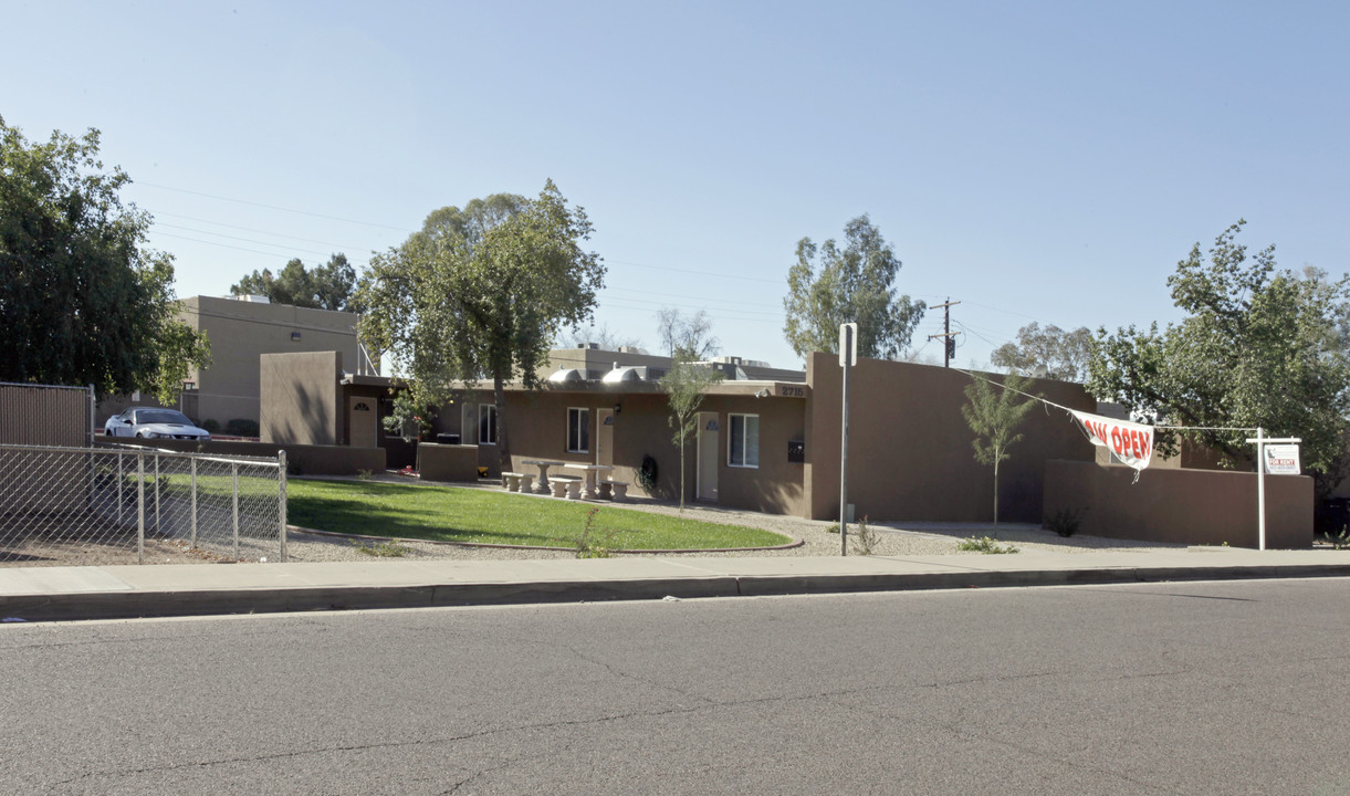 2705-2735 W Tuckey Ln in Phoenix, AZ - Building Photo