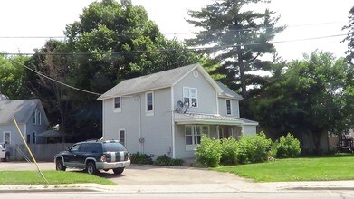 436 Washington St in Woodstock, IL - Building Photo - Building Photo