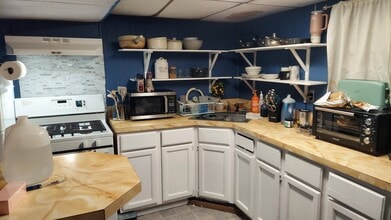 21039 90th Ave in Queens Village, NY - Building Photo - Building Photo