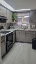 3701 Tyler St, Unit 207 in Hollywood, FL - Building Photo - Building Photo