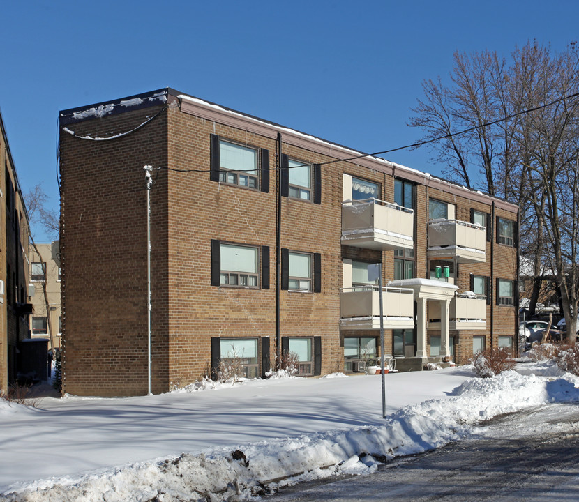 6 Lake Shore Dr in Toronto, ON - Building Photo