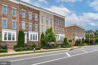 11357 Ridgeline Rd in Fairfax, VA - Building Photo - Building Photo