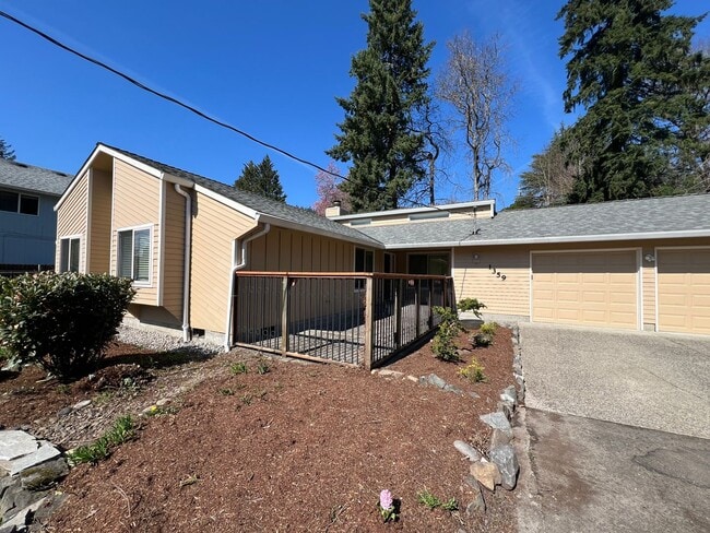 1359 NW Maple Ln in Camas, WA - Building Photo - Building Photo