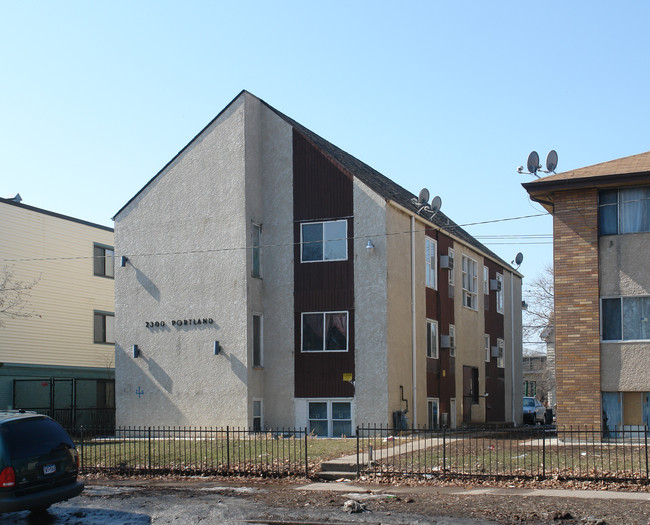 2300 Portland Ave S in Minneapolis, MN - Building Photo - Building Photo