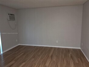 13025 Emerald Dr in North Miami, FL - Building Photo - Building Photo
