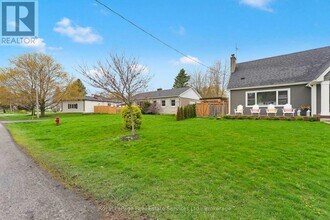 65-65 Cumming Ct in Hamilton, ON - Building Photo - Building Photo