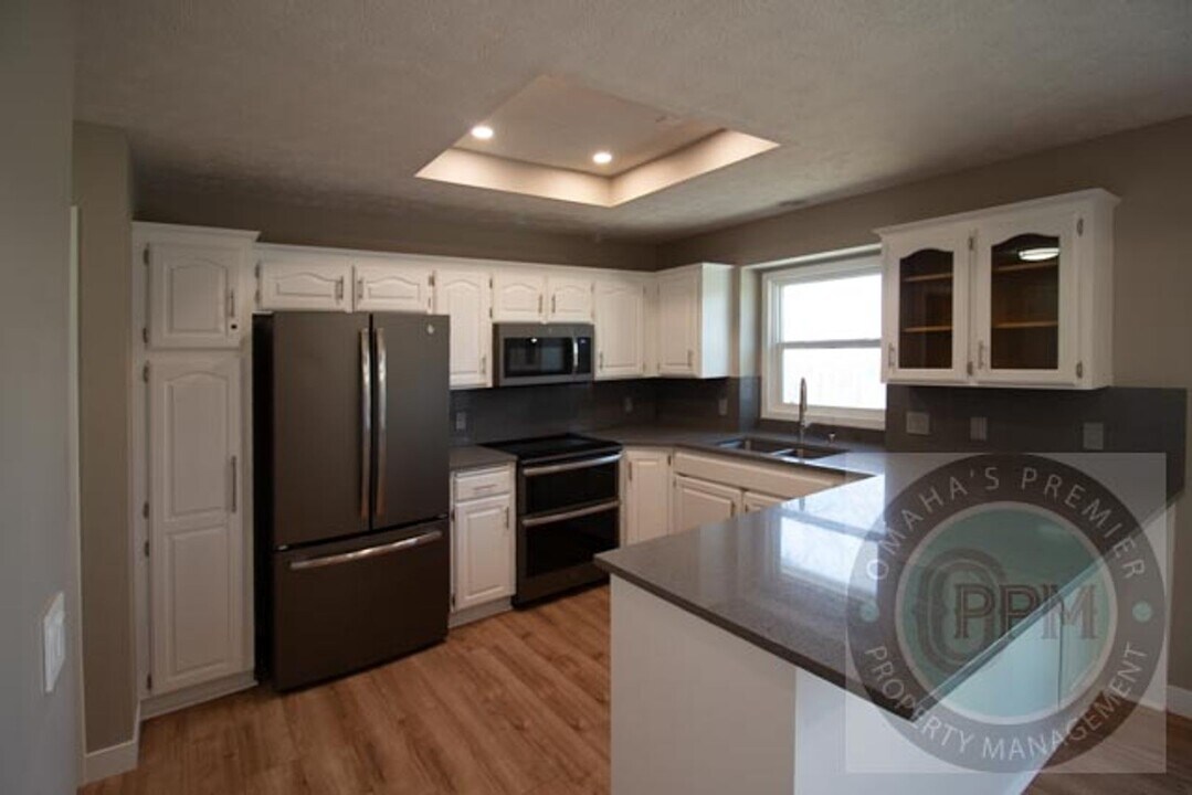 7115 S 159th St in Omaha, NE - Building Photo