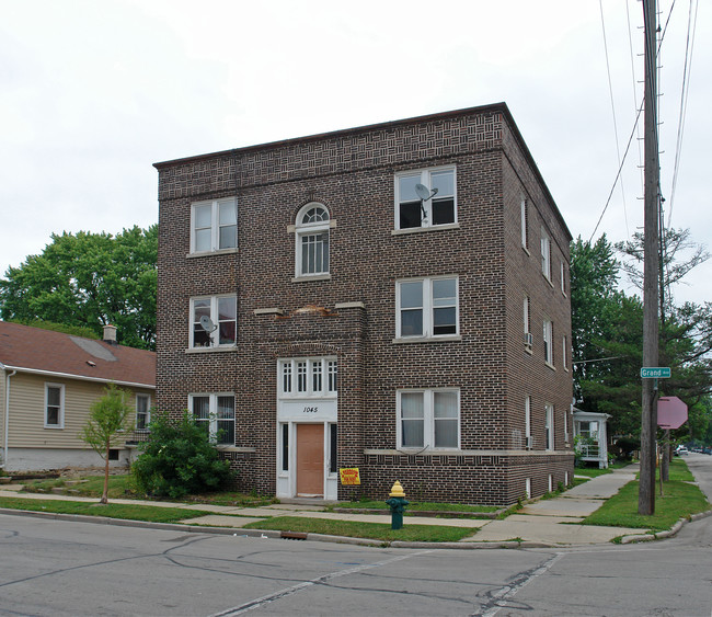 1045 Grand Ave in Racine, WI - Building Photo - Building Photo