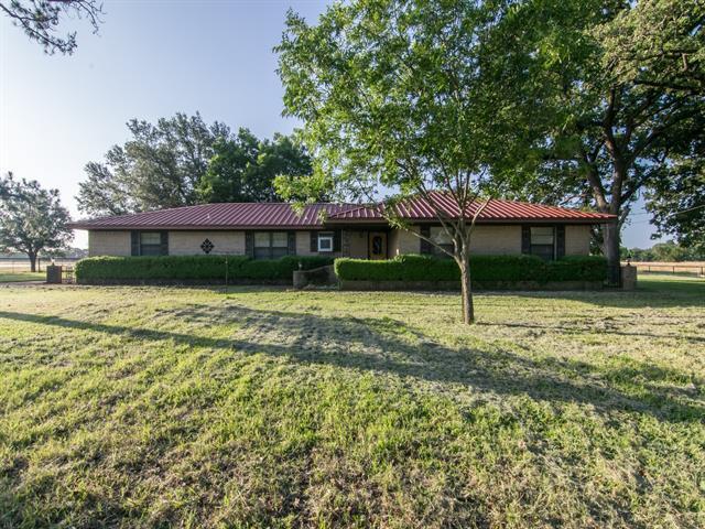 1385 Combine Rd in Combine, TX - Building Photo