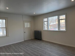 101 Clarkson Ave, Unit 1 in Jessup, PA - Building Photo - Building Photo