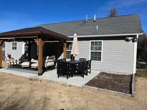 134 Brookstone Ct in Hendersonville, NC - Building Photo - Building Photo