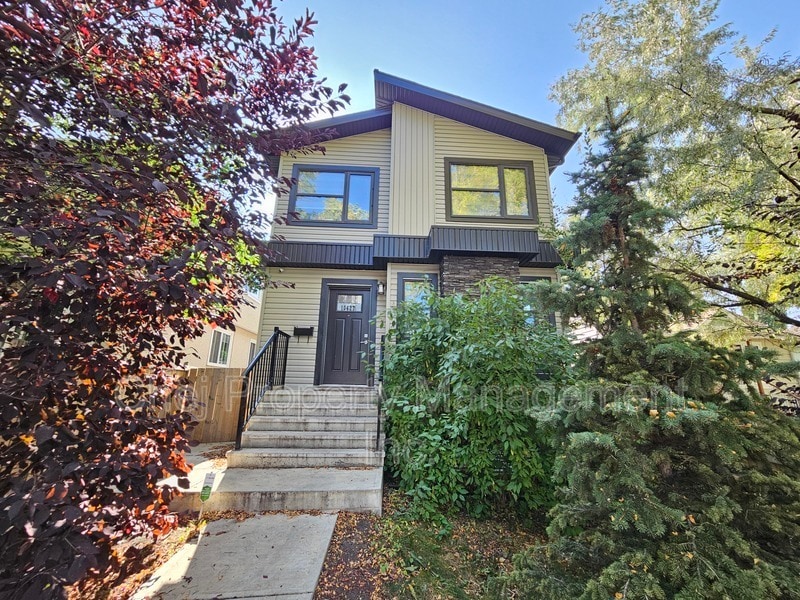 10427-10469 Avenue NW in Edmonton, AB - Building Photo