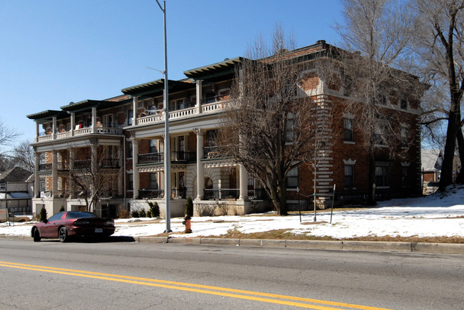 Dorson Apartment in Kansas City, MO - Building Photo - Building Photo