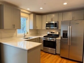 1418 Main St in Tewksbury, MA - Foto de edificio - Building Photo