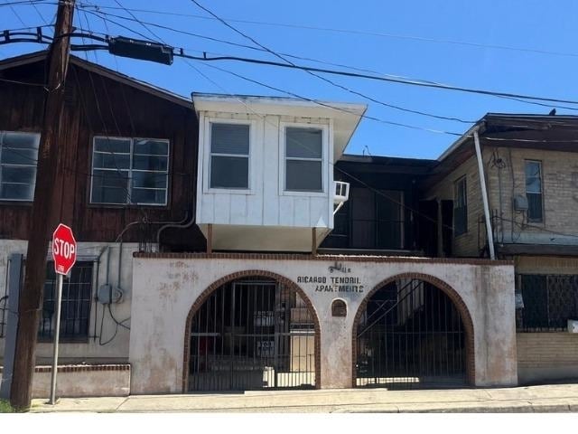 520 Hidalgo St