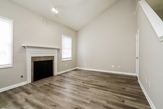 2318 Wellington Cir in Lithonia, GA - Building Photo - Building Photo